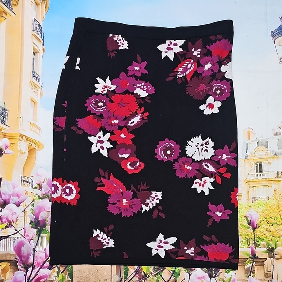 Ann Taylor Factory Stretchy Floral Black Skirt Size Large NWT - Picture 1 of 4